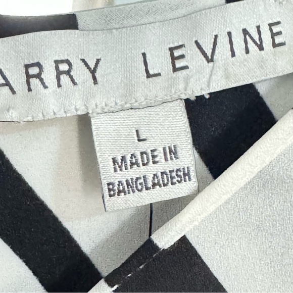 Women’s Larry Levine blouse Top Large black white sleeveless geometric print. - Picture 3 of 5